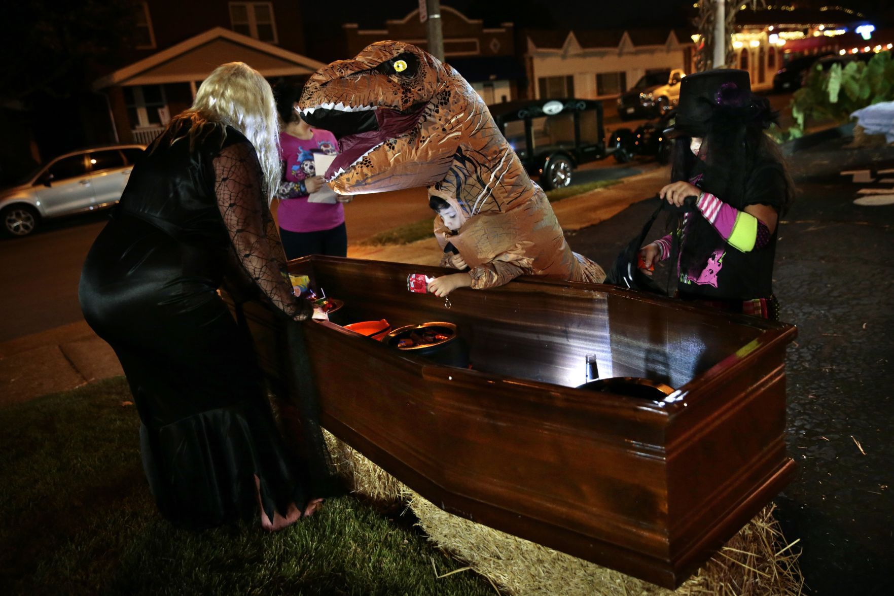 Funeral home holds first Trunk or Treat